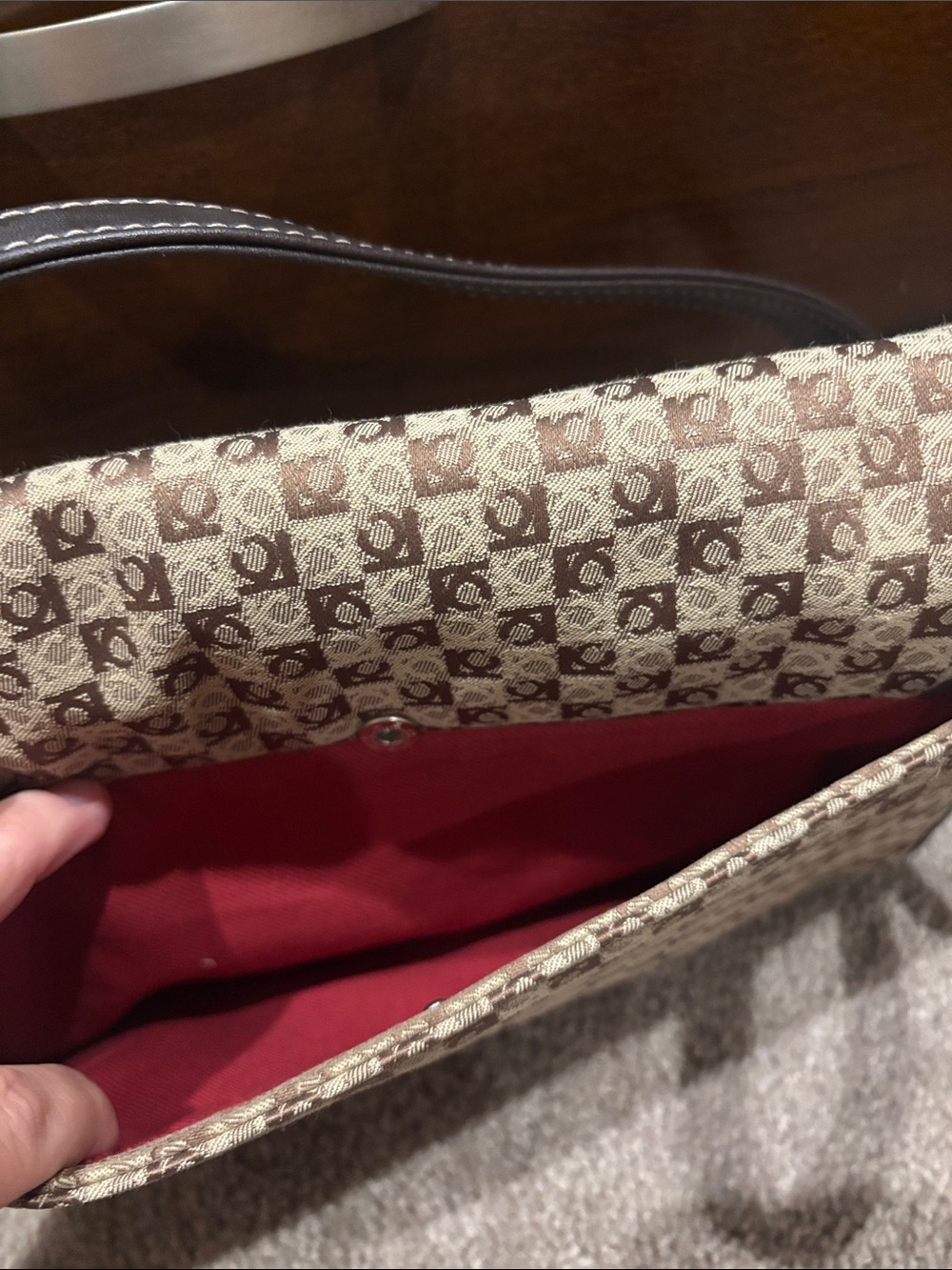 Vintage Liz Claiborne Monogram Shoulder Bag 90s Tan Brown Leather Red Purse Y2K - Picture 3 of 10